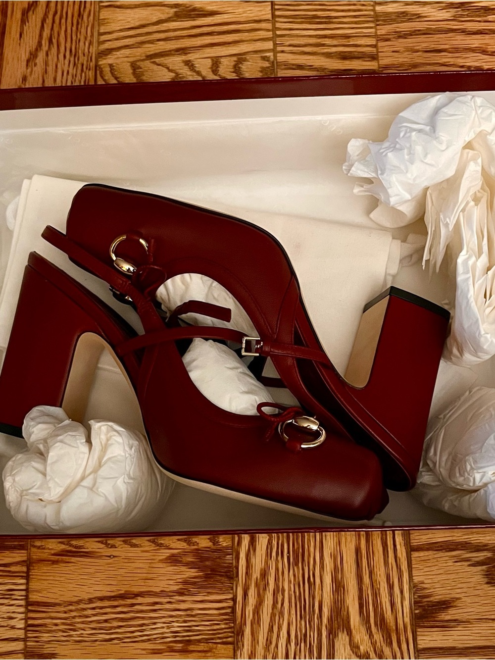 Gucci Burgundy Leather Slingback Pumps with Gold Horsebit - Picture 12 of 12